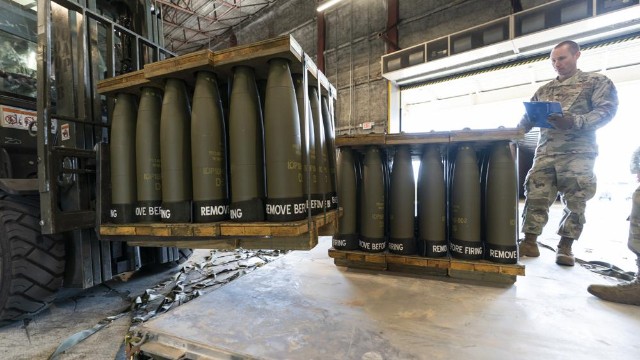 ABŞ Ukraynaya 1 milyard dollar əlavə raket və digər silahlar vəd edir